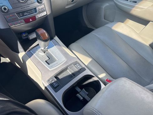 Used 2013 Subaru Outback 2.5i Limited AWD/4WD image 24