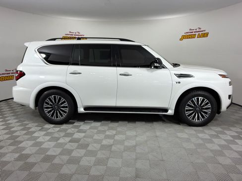 Certified 2022 Nissan Armada SL w/ Midnight Edition Package RWD image 7