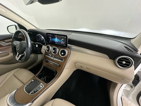 Used 2022 Mercedes-Benz GLC 300 4MATIC image 43