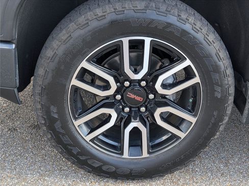 Used 2021 GMC Sierra 1500 AT4 w/ AT4 Value Package image 10