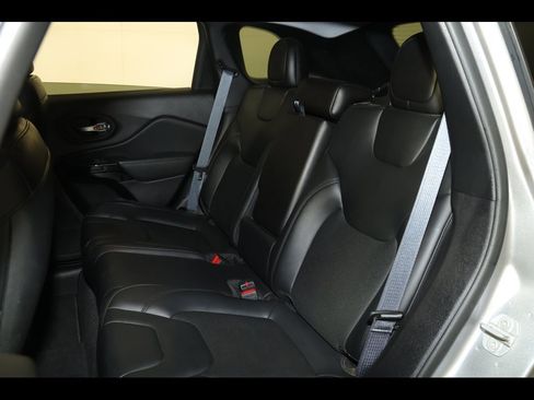 Used 2021 Jeep Cherokee Latitude Plus image 27