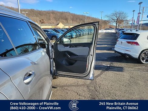 New 2026 Volkswagen Tiguan SE image 42