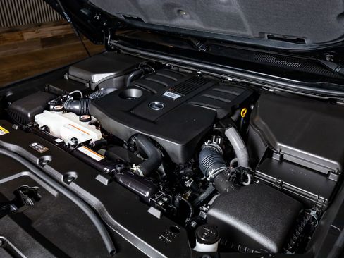 Used 2024 Lexus GX 550 550 Luxury+ w/ Accessory Package (2T) image 38