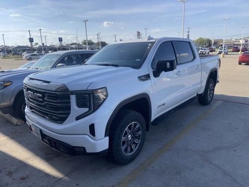 Used 2024 GMC Sierra 1500 AT4 w/ Technology Package AWD/4WD image 3