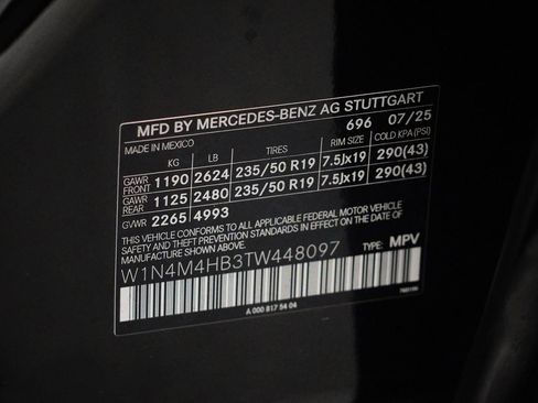 Used 2026 Mercedes-Benz GLB 250 4MATIC image 32