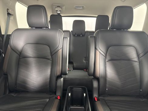 Used 2025 Nissan Pathfinder Platinum image 20