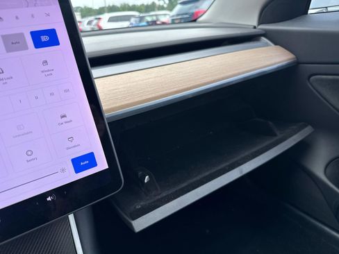 Used 2019 Tesla Model 3 Standard Range Plus RWD image 5