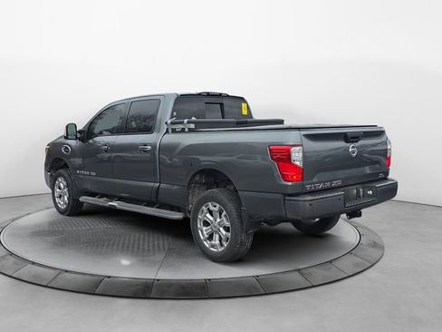 Used 2016 Nissan Titan SL image 3