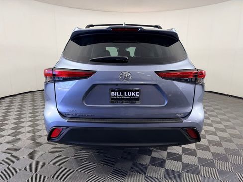 Used 2022 Toyota Highlander XLE FWD image 7