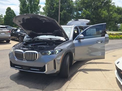 Used 2024 BMW X5 xDrive40i w/ Premium Package AWD/4WD image 8