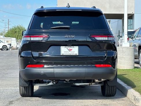 New 2025 Jeep Grand Cherokee L Altitude image 8