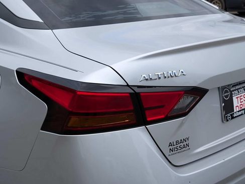 Used 2020 Nissan Altima 2.5 S FWD image 10