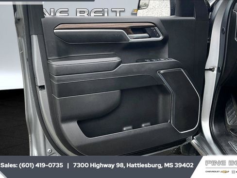 Used 2025 Chevrolet Silverado 1500 LT w/ Convenience Package II AWD/4WD image 18