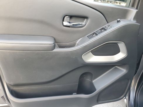 Used 2022 Nissan Frontier SV image 25