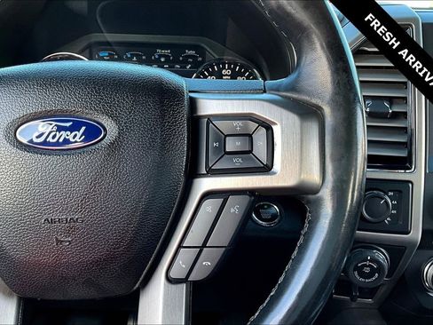 Used 2017 Ford F150 Platinum w/ Equipment Group 701A Luxury AWD/4WD image 13