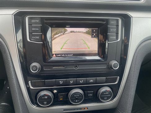 Used 2016 Volkswagen Passat 1.8T S image 20