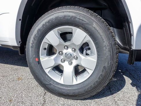 New 2026 RAM 1500 Big Horn AWD/4WD image 9