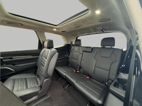 Used 2024 Kia Telluride SX Prestige image 28