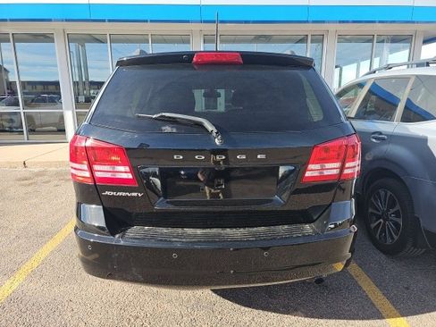 Used 2020 Dodge Journey SE w/ Blacktop Package image 3