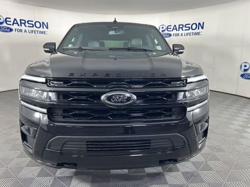 Used 2023 Ford Expedition Max Limited AWD/4WD image 2