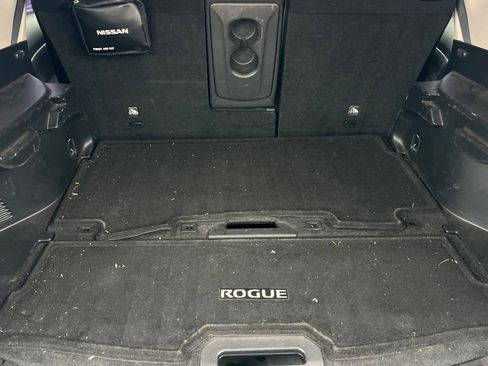 Used 2018 Nissan Rogue S image 16
