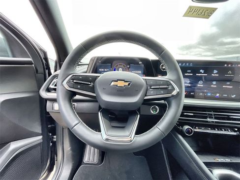 New 2026 Chevrolet Traverse LT w/ Driver Confidence Package image 11