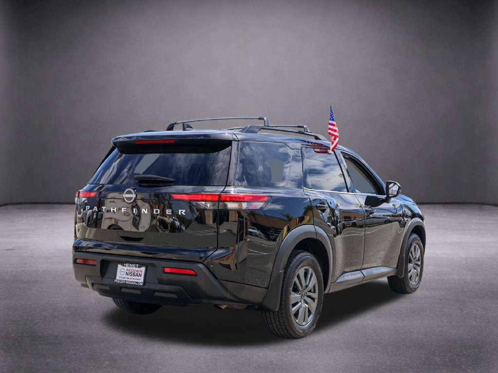 Used 2025 Nissan Pathfinder SV FWD image 4
