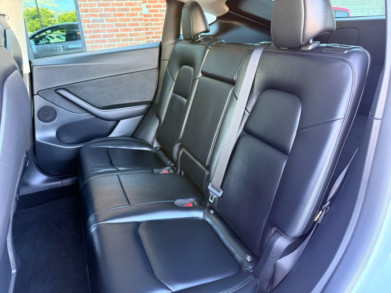 Used 2022 Tesla Model Y Long Range AWD/4WD image 19