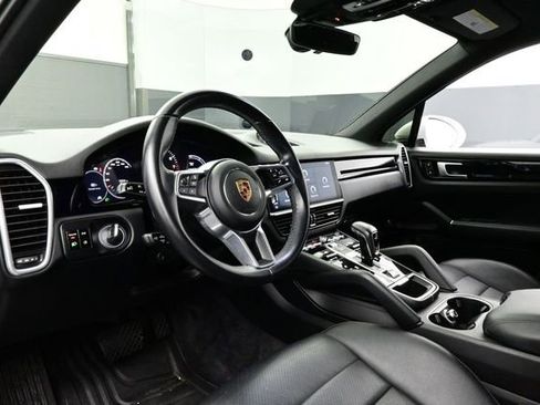 Certified 2020 Porsche Cayenne AWD/4WD image 4
