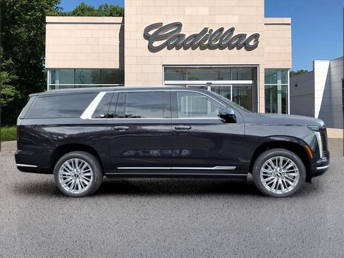 New 2026 Cadillac Escalade ESV Luxury image 6
