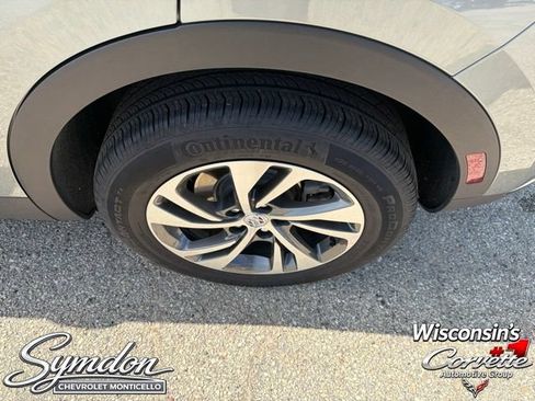 Used 2023 Buick Envision Essence AWD/4WD image 23