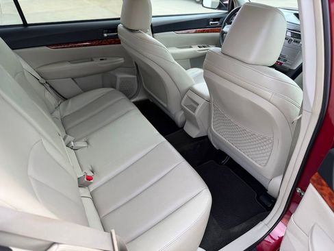 Used 2011 Subaru Outback 3.6R Limited w/ PWR Moonroof Pkg image 12