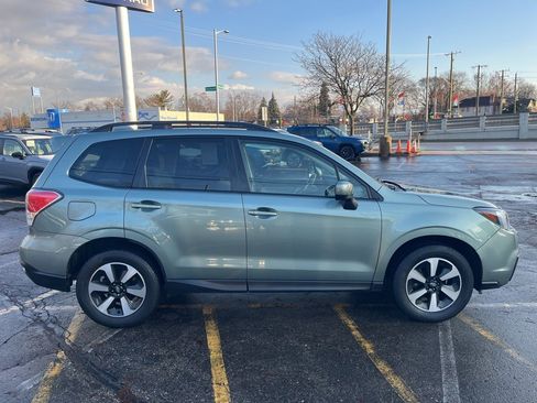 Used 2017 Subaru Forester 2.5i Premium w/ All-Weather Package image 4