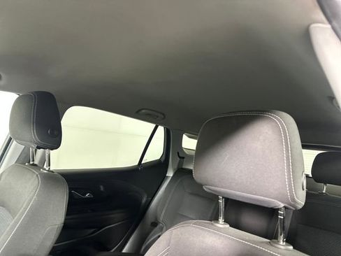 Used 2023 GMC Terrain SLE image 12