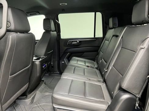 Used 2025 Chevrolet Suburban LT w/ Comfort Package image 42