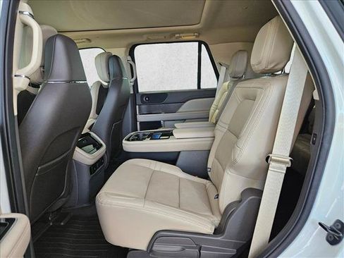 Used 2024 Lincoln Navigator Reserve AWD/4WD image 16