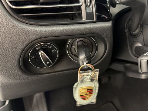 Certified 2024 Porsche Macan Turbo AWD/4WD image 18
