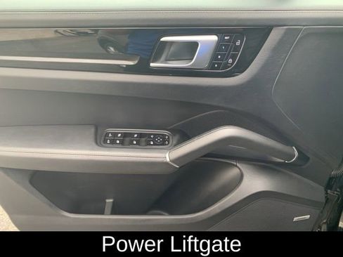 Used 2019 Porsche Cayenne S image 18