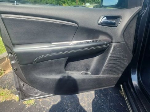 Used 2020 Dodge Journey Crossroad FWD image 9