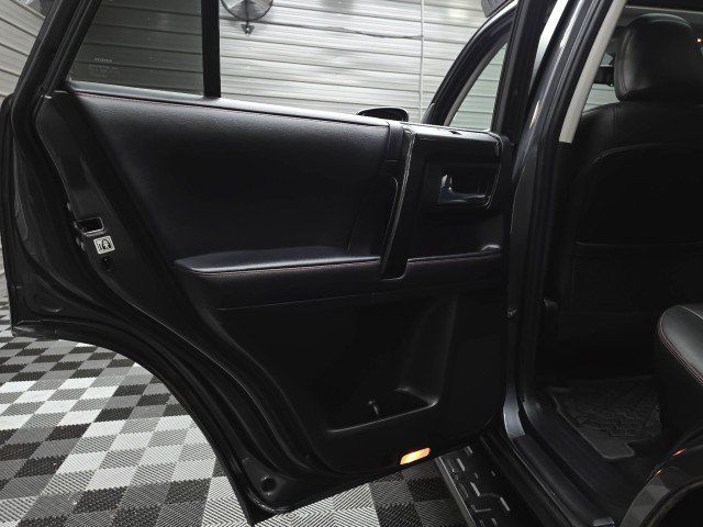 Used 2021 Toyota 4Runner TRD Off-Road Premium w/ Moonroof Package AWD/4WD image 35