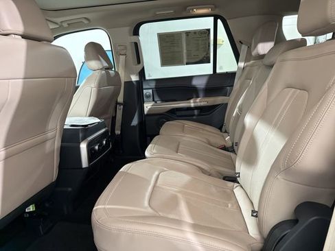 Used 2023 Ford Expedition Limited AWD/4WD image 17
