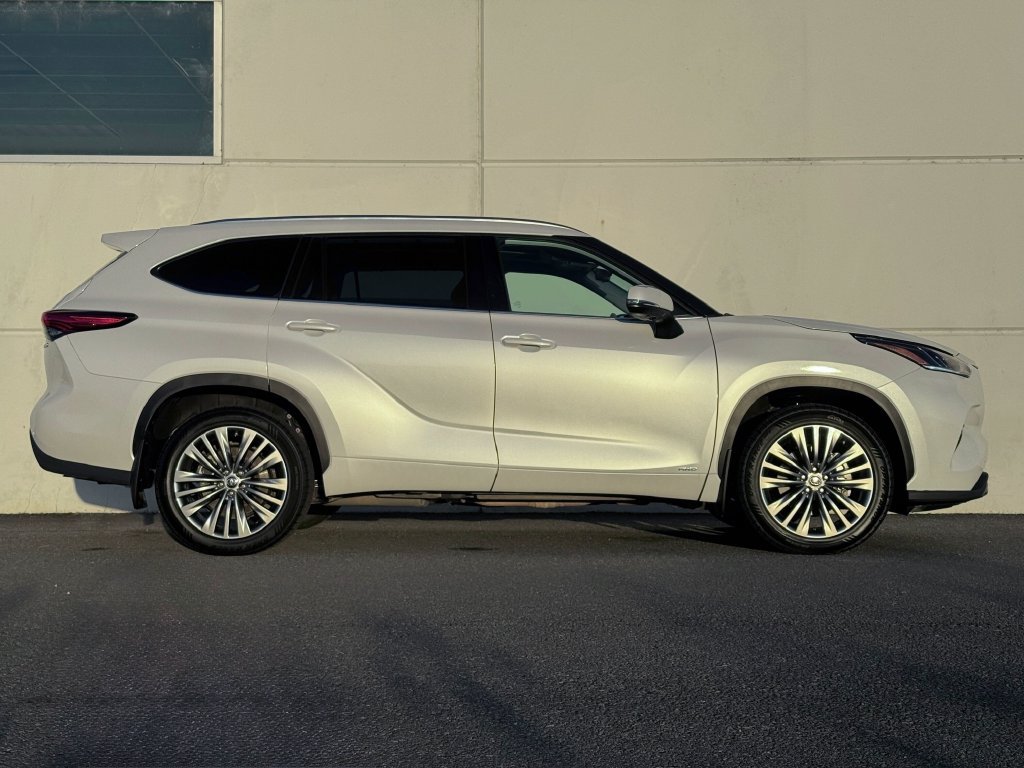 Certified 2022 Toyota Highlander Platinum AWD/4WD image 8