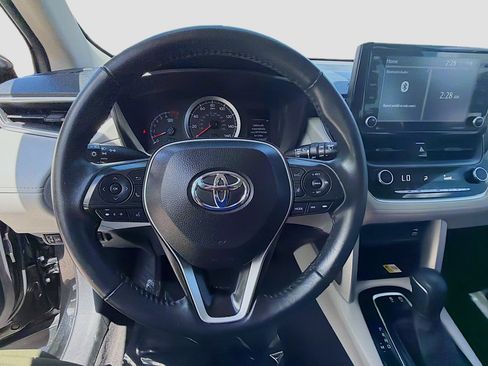 Used 2022 Toyota Corolla Cross LE image 10