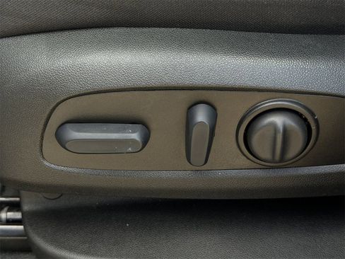 Certified 2024 Chevrolet Equinox LT image 26