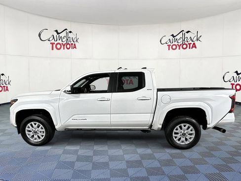 Used 2025 Toyota Tacoma SR5 image 4