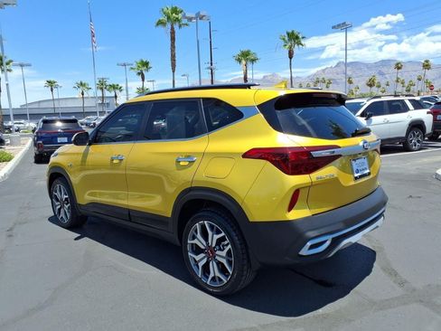 Used 2021 Kia Seltos SX w/ SX Sunroof Package AWD/4WD image 13