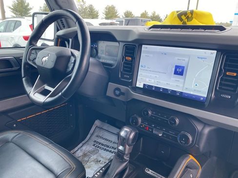 Used 2022 Ford Bronco Badlands w/ Sasquatch Package image 25