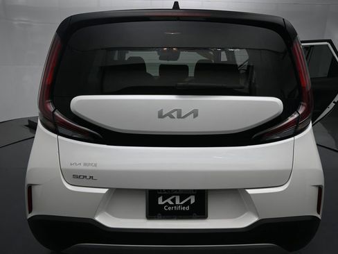 Certified 2025 Kia Soul LX w/ LX Technology Package FWD image 9