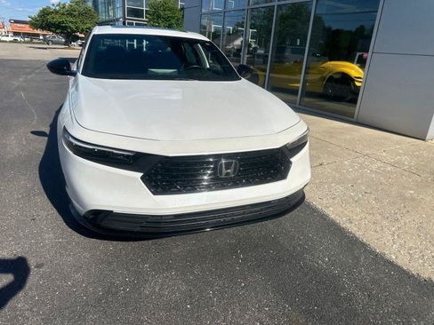 Used 2023 Honda Accord Sport image 5