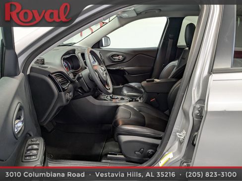 Used 2020 Jeep Cherokee Latitude Plus image 17